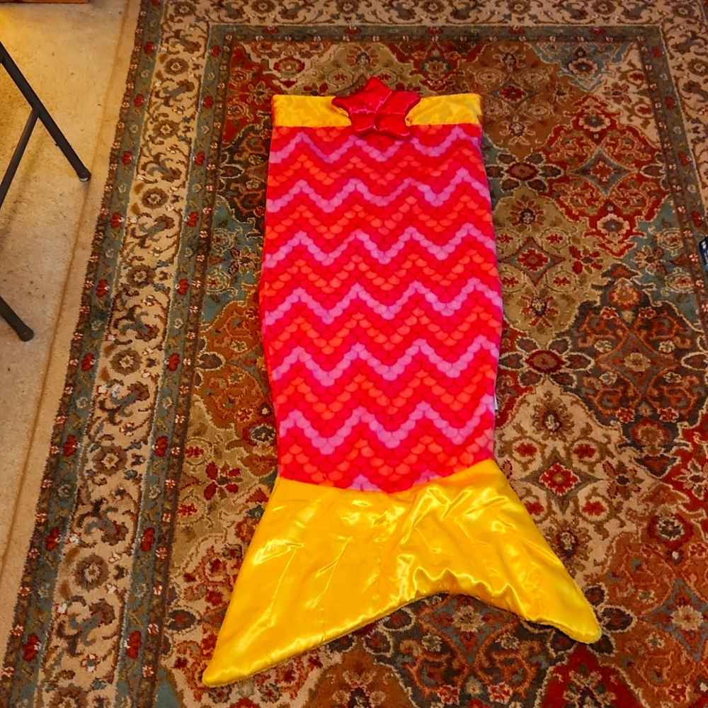Mermaid blanket ( snuggies )